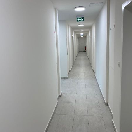 Air-Conditioned, 2 Room Apartment With Terrace Bratislava Bagian luar foto