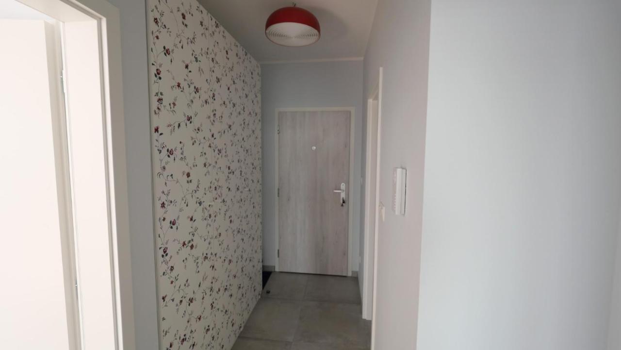 Air-Conditioned, 2 Room Apartment With Terrace Bratislava Bagian luar foto